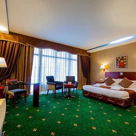 Goldman Empire Hotel Astana Værelse billede
